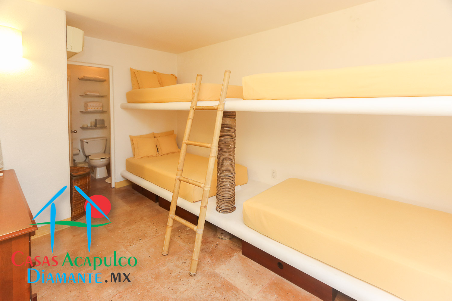 Brisas del Marqués Los Celajes 20 - Recámara tres antes de Otis 3